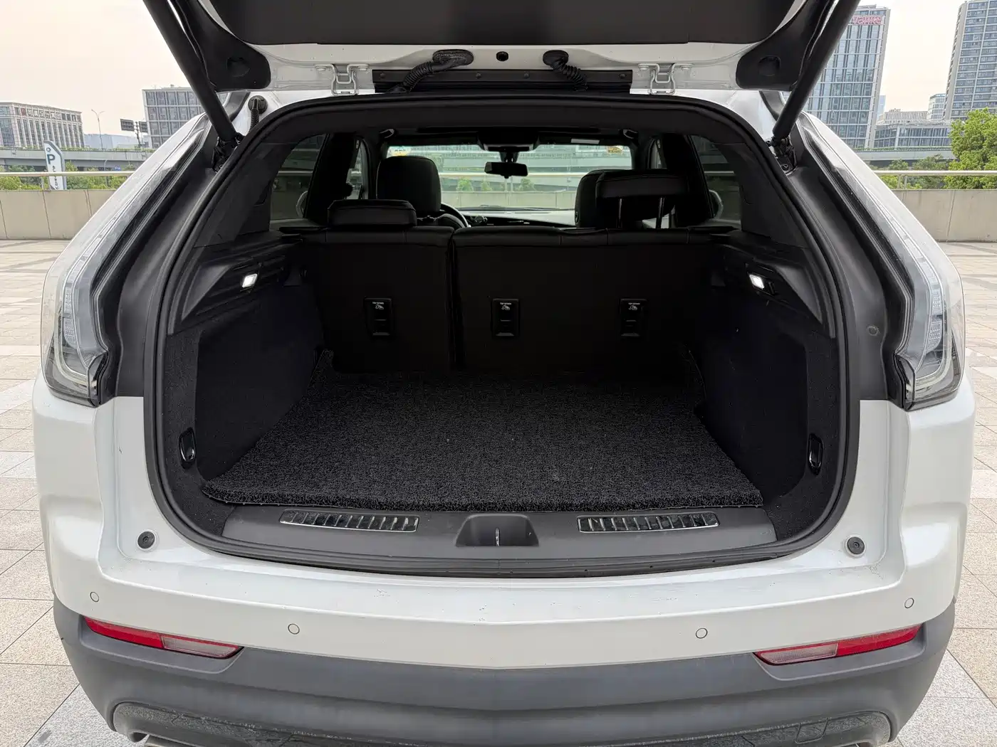 Фото 24 - Cadillac XT4