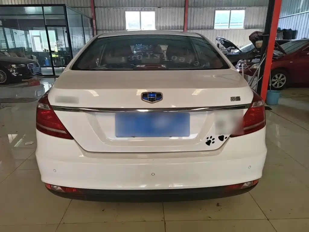 Фото 6 - Geely Emgrand