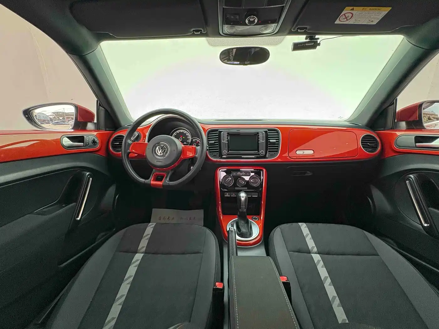 Photo 9 - Volkswagen Beetle