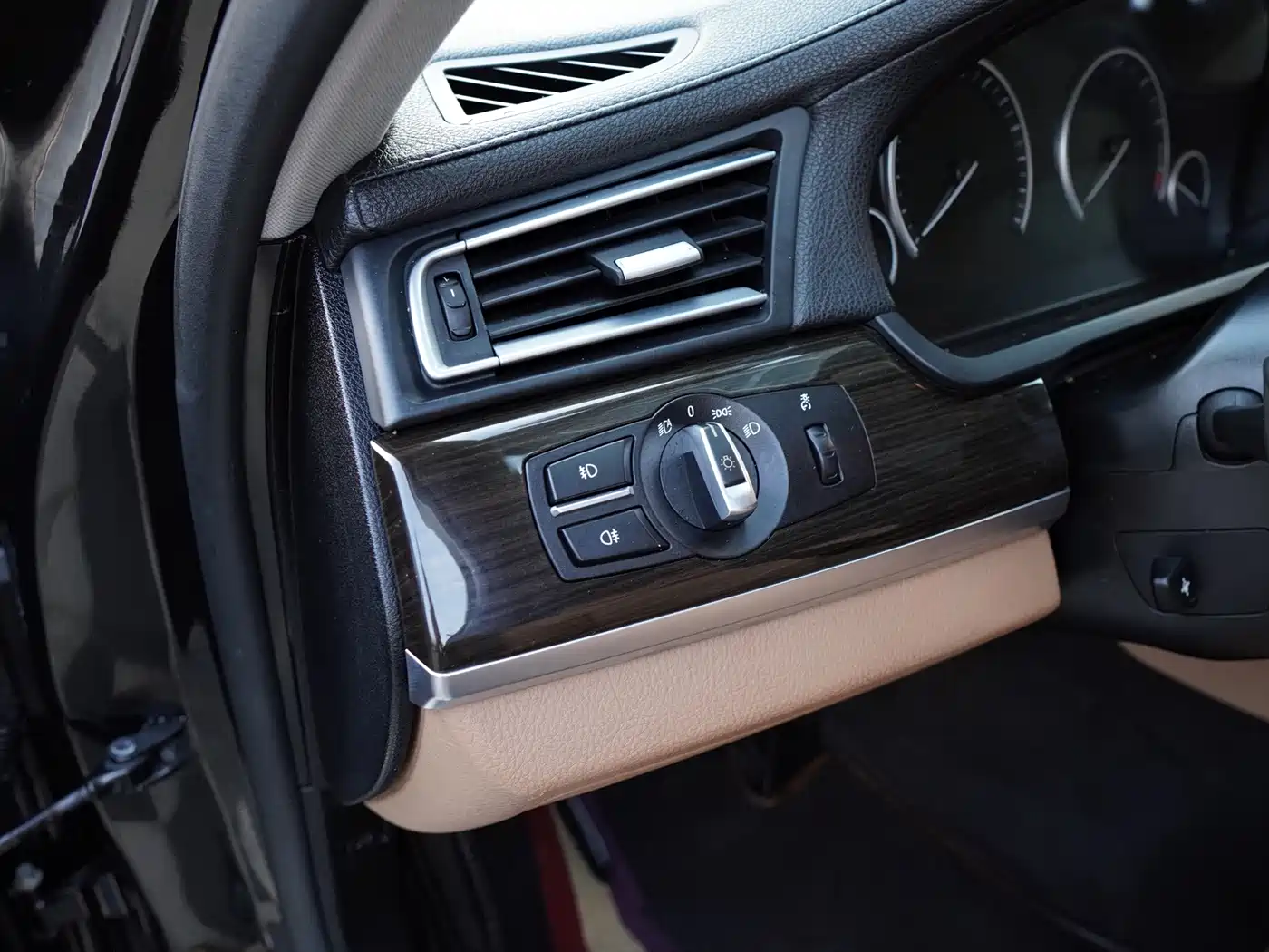 BMW 7 Series 2011 730Li Elegance фото 18