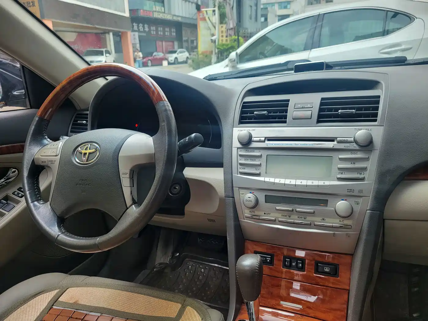 Фото 9 - Toyota Camry