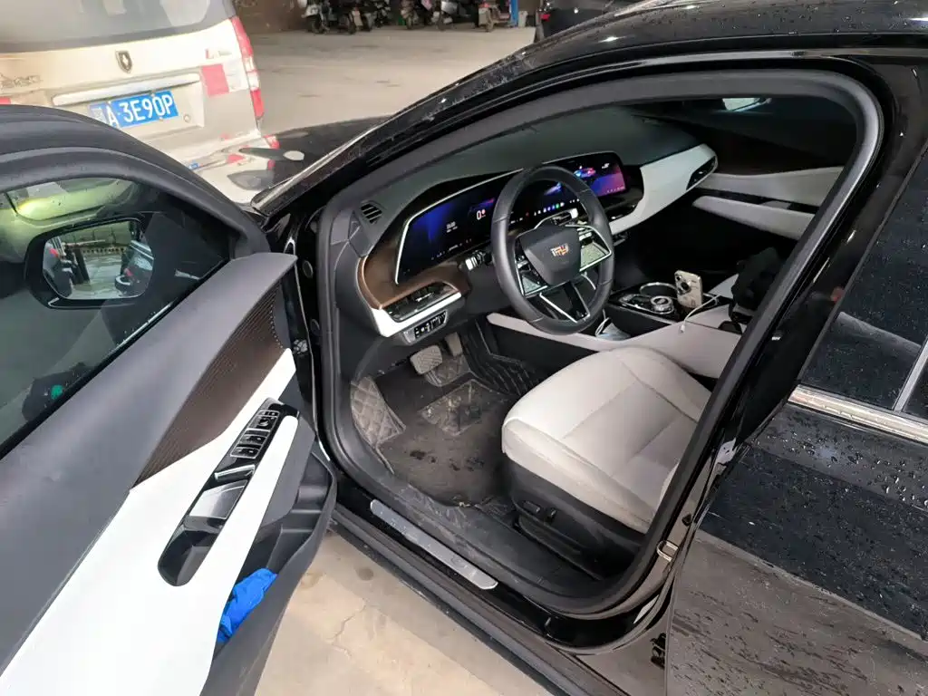 Cadillac GT4 2024 2023 25T Trend Edition