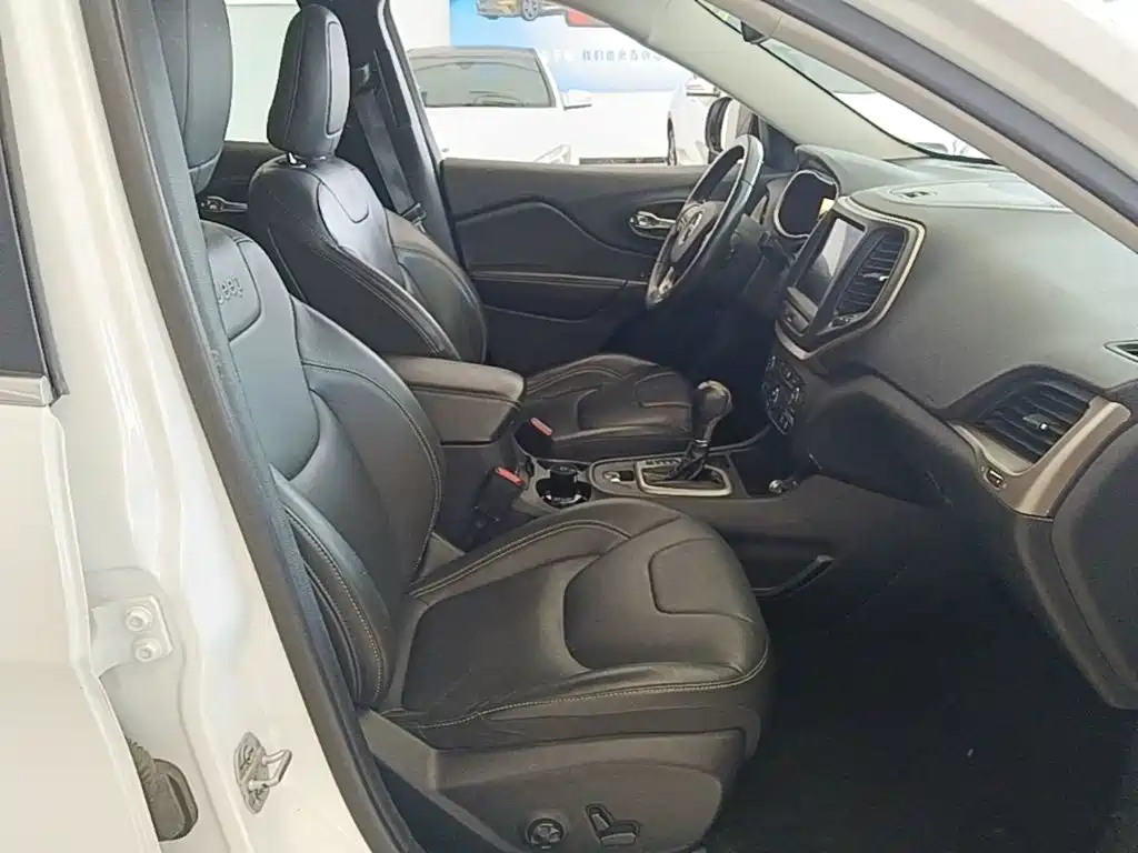 Jeep Cherokee 2018 2017 2.0L Superior Edition