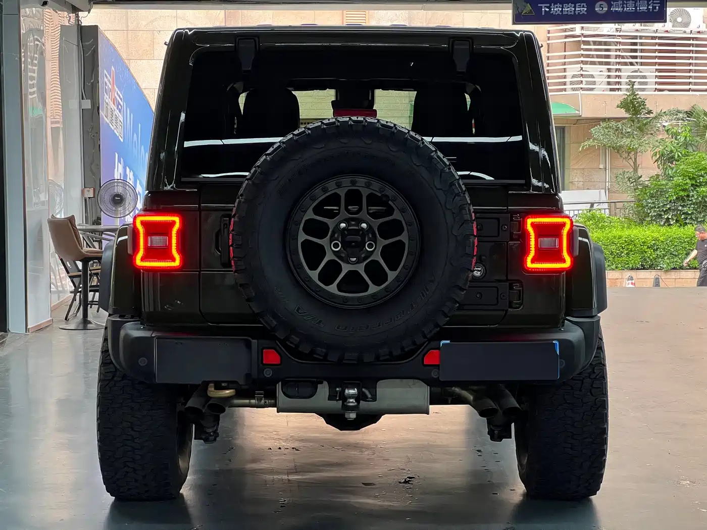 Photo 6 - Jeep Wrangler