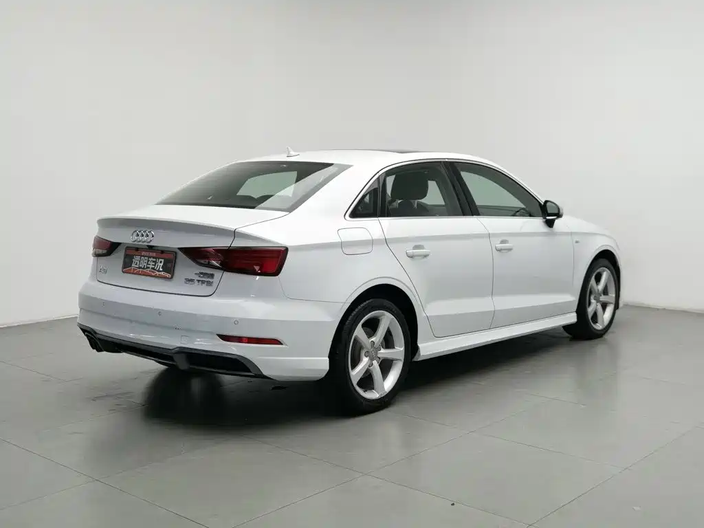 Фото 2 - Audi A3