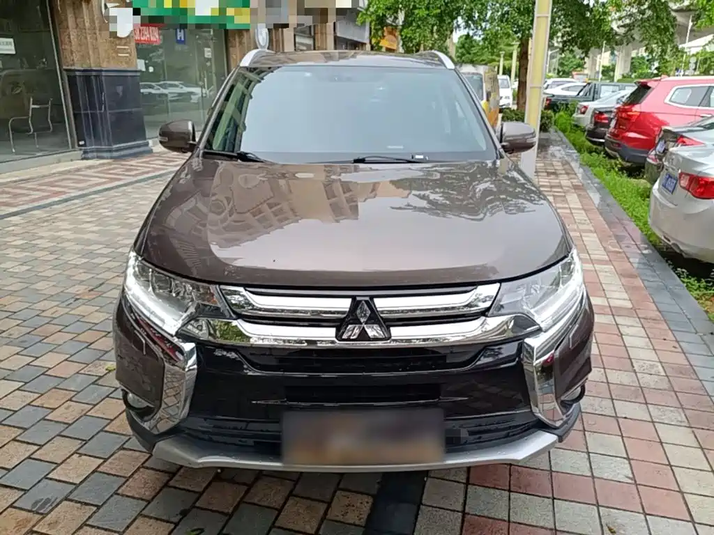 Mitsubishi Outlander 2017 2016 2.4L 4WD Luxury Edition 7-seater