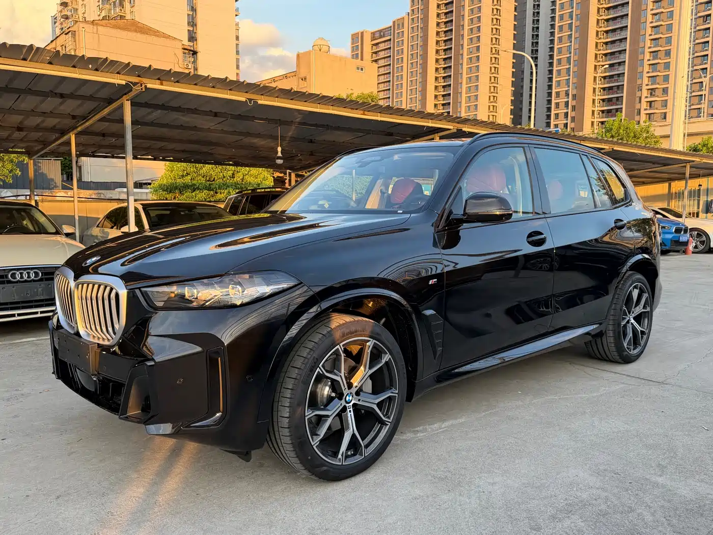 BMW X5 2026 Facelift xDrive 30Li Exclusive M Sport Shadowline Package