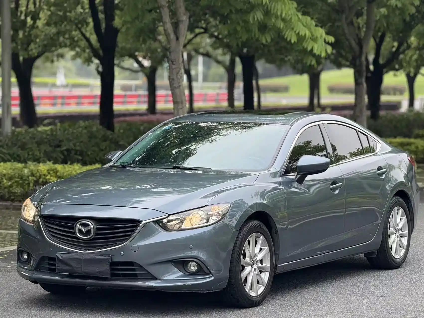 Photo 1 - Mazda Atenza