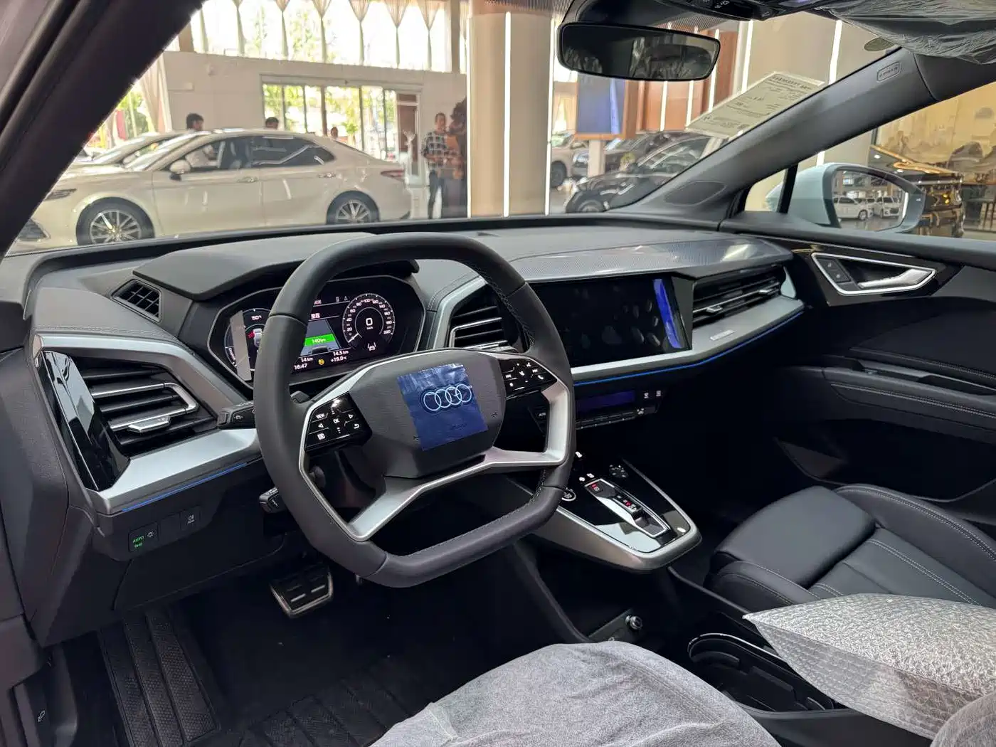 Audi Q4 e-tron 2026 2024 40 e-tron Pioneer Edition
