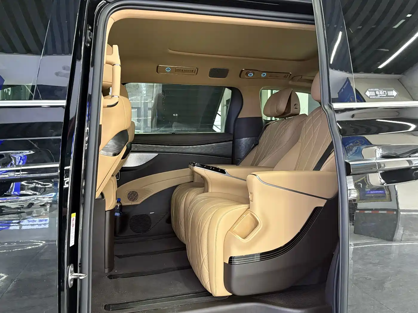Denza D9 2026 2025 DM-i Smart Driving Edition 1020 AWD Flagship