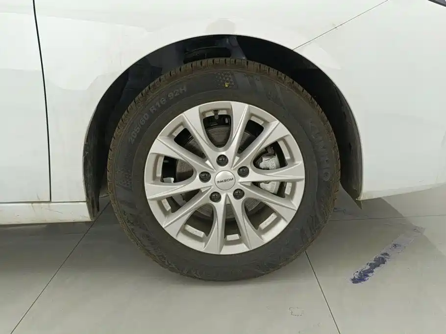 Roewe i5 2025 2023 1.5L Manual Comfort Edition