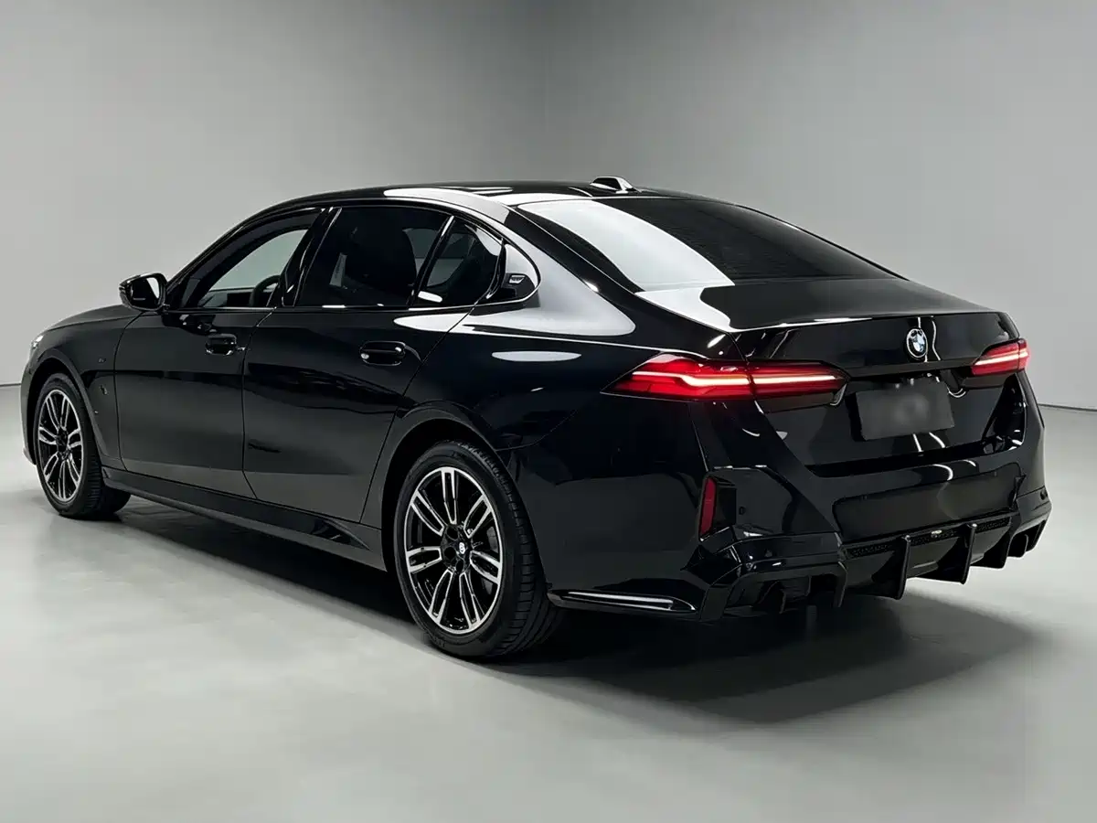 BMW 5 Series 2026 2026 530Li Leading M Sport Package