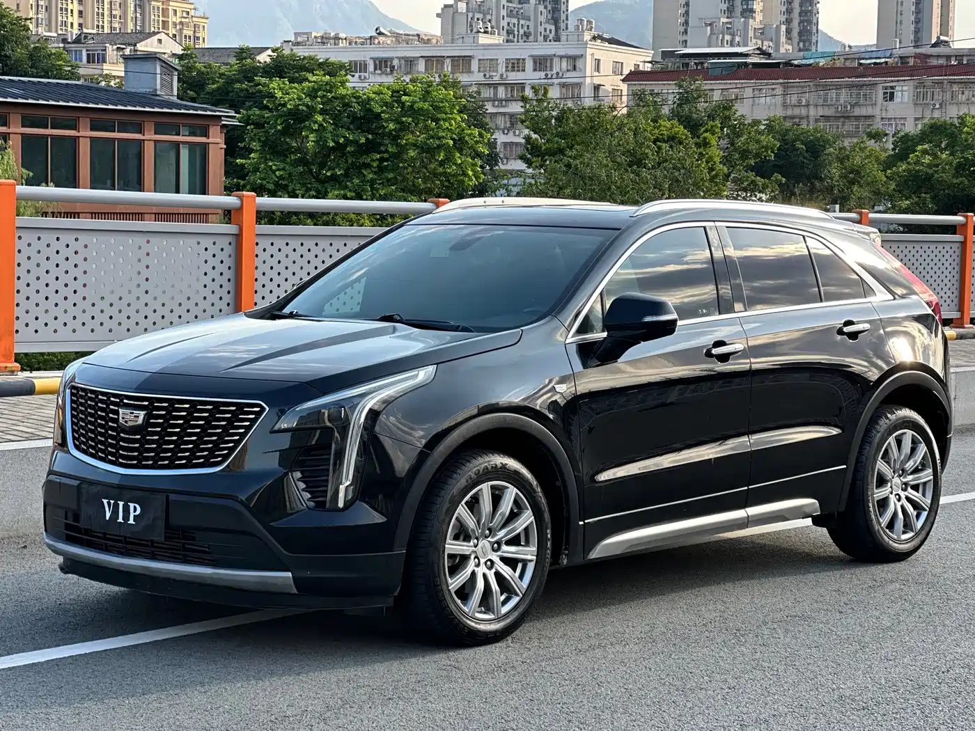 Фото 1 - Cadillac XT4