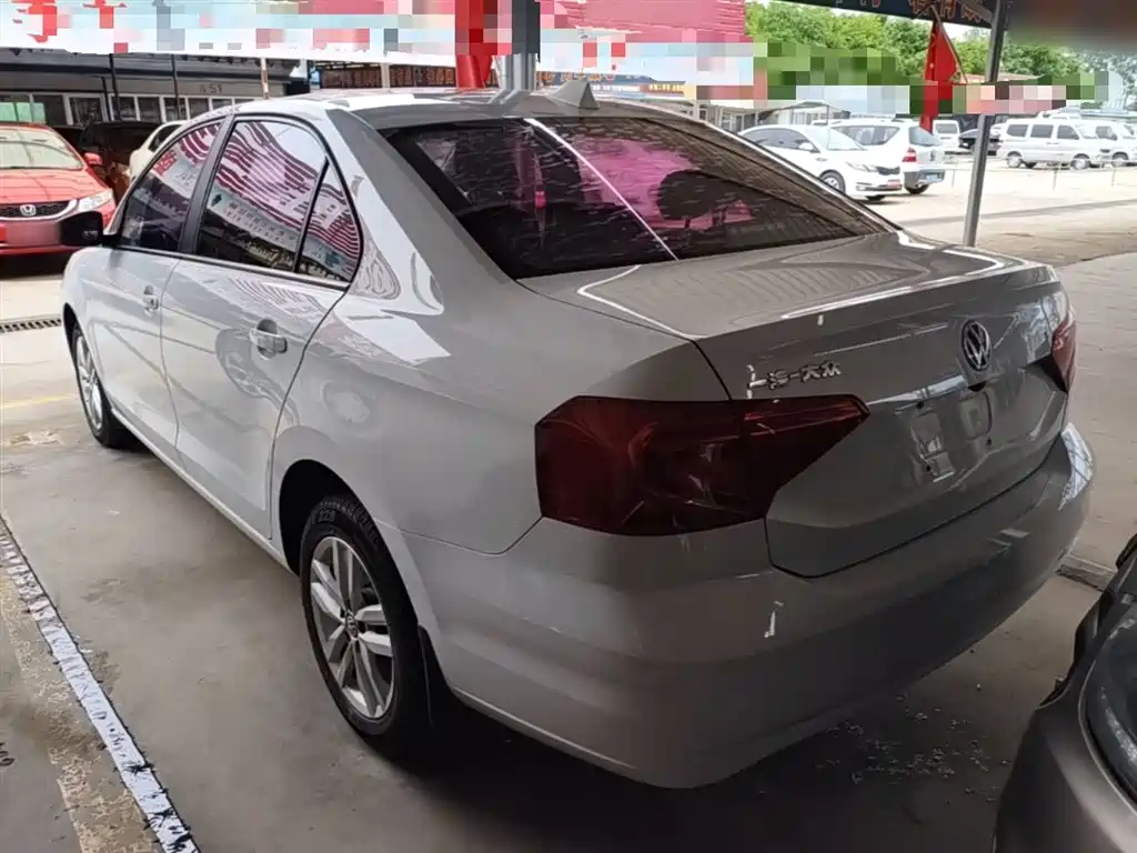 Volkswagen Jetta 2019 Dream Edition 1.4L Manual Fashion фото 5