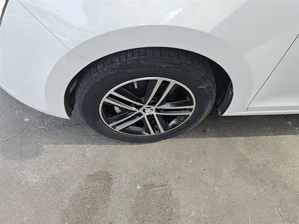 Škoda Skoda Rapid Spaceback 2019 Facelift 1.5L Automatic Standard Version China VI фото 23