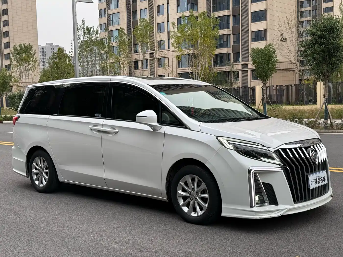 Buick GL8 2018 28T Comfort China VI фото 3