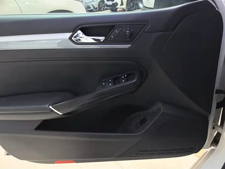 Volkswagen Lamando 2015 280TSI DSG Comfort фото 7