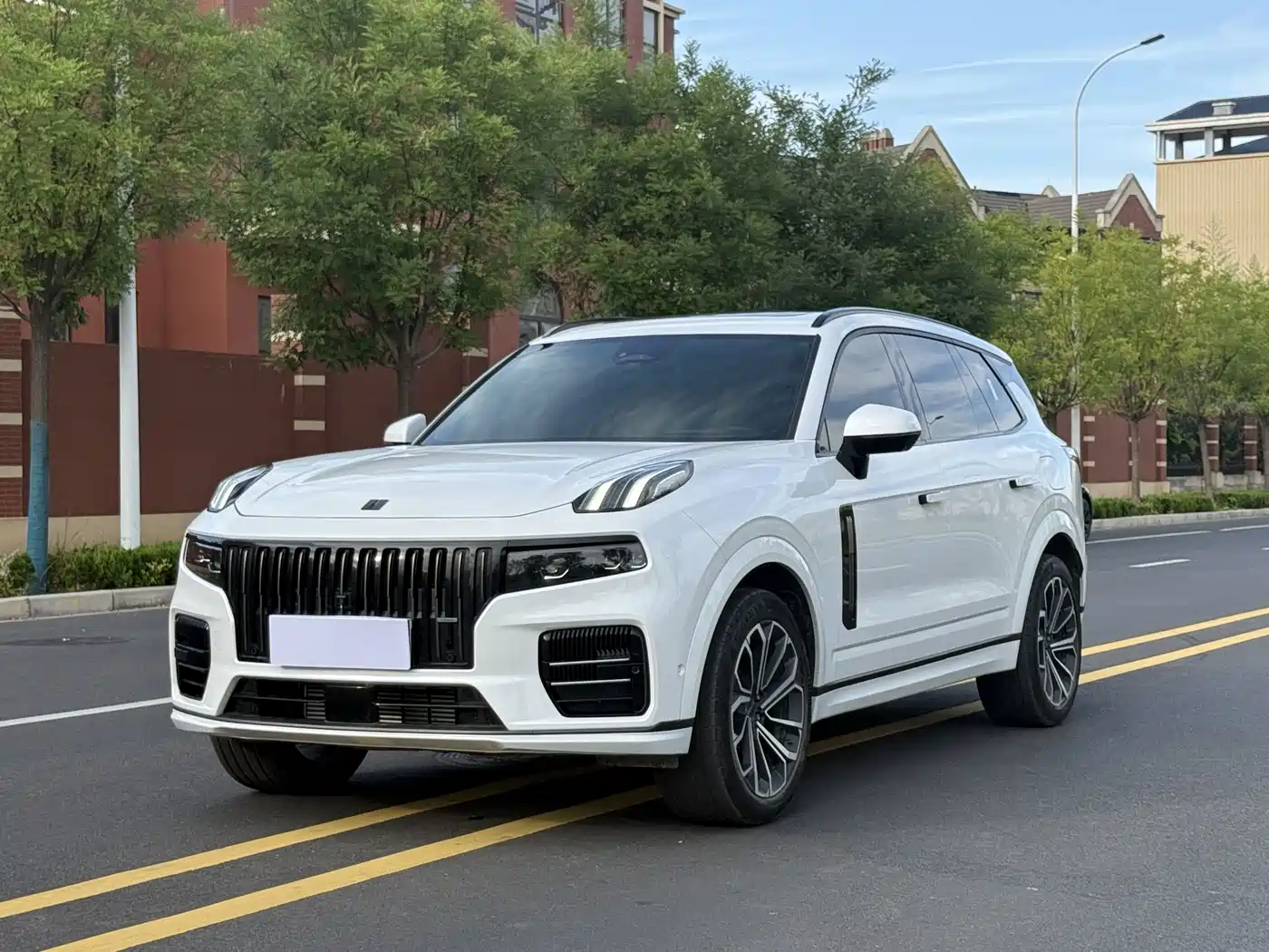 Lynk & Co 09