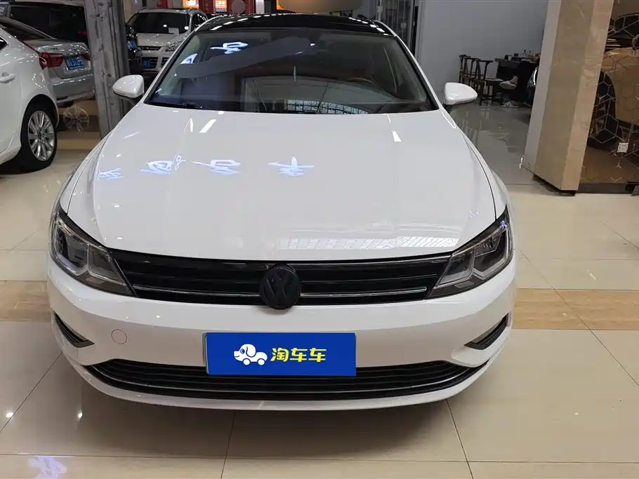 Volkswagen Lamando 2015 280TSI DSG Comfort фото 2