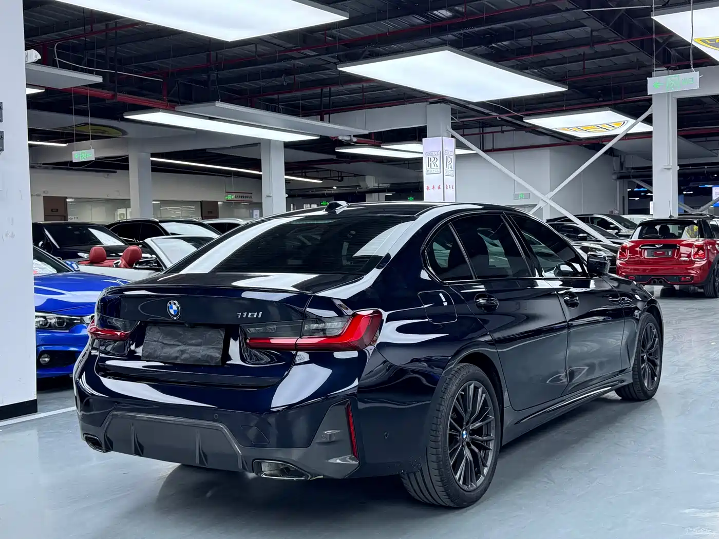 BMW 3 Series 2024 325Li M Sport Shadowline Package фото 17