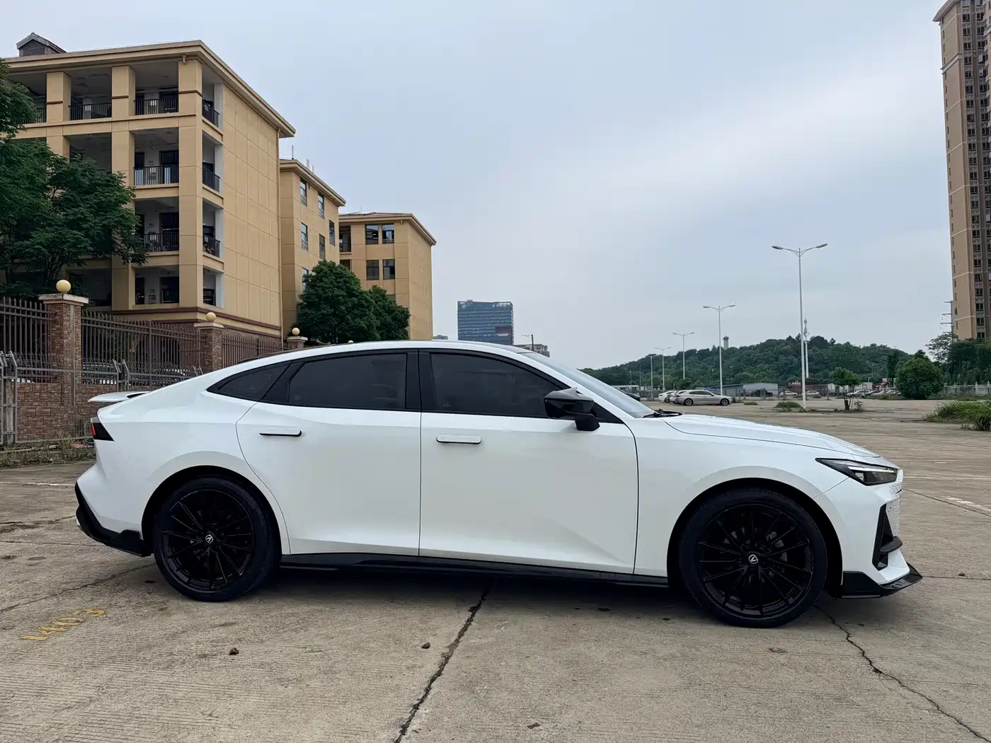 CHANGAN UNI-V