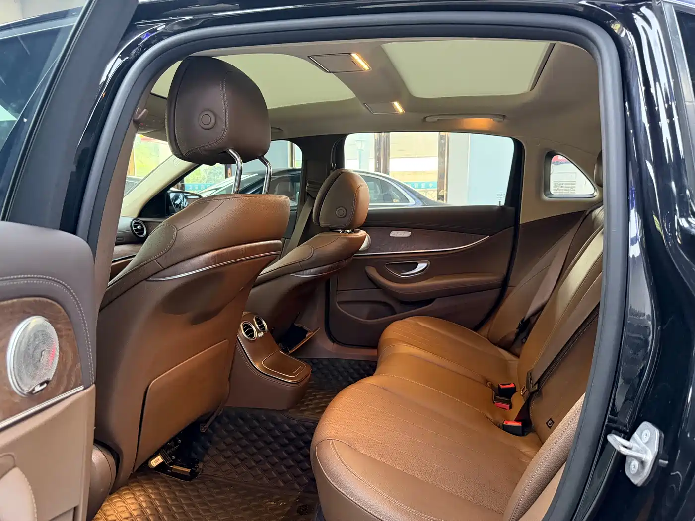 Mercedes-Benz E-Class 2021 E 300 L Fashion фото 5