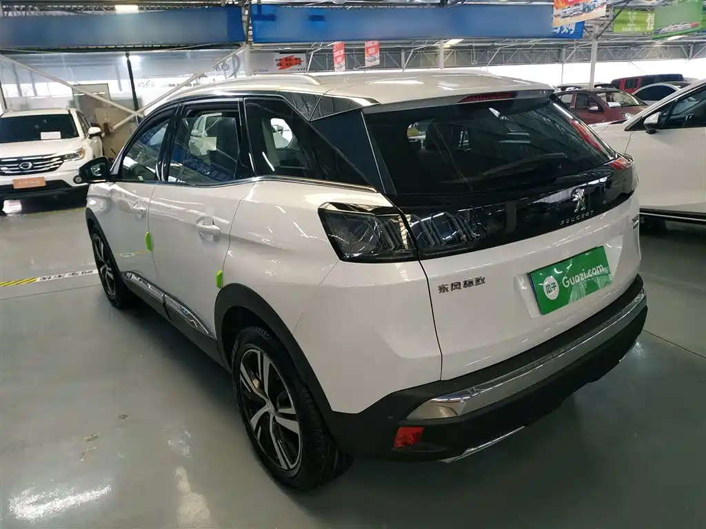 PEUGEOT 4008