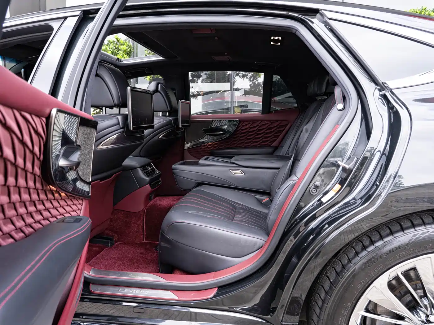 Lexus LS 2018 500h Executive Edition China V фото 10
