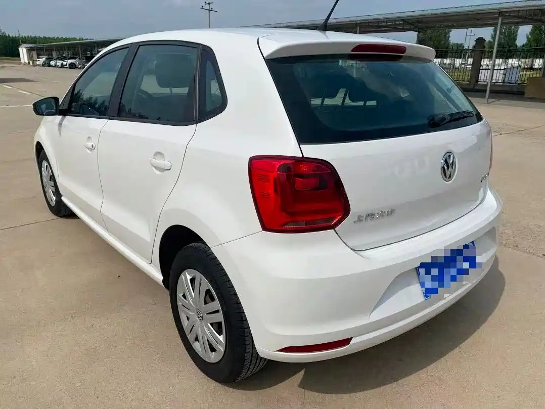 Volkswagen Polo 2016 1.4L Automatic Trend фото 5