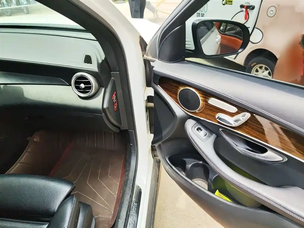 Mercedes-Benz GLC 2018 GLC 260 4MATIC Dynamic фото 20