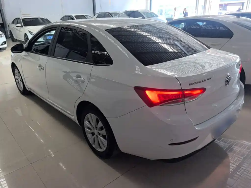 Фото 23 - Buick Excelle