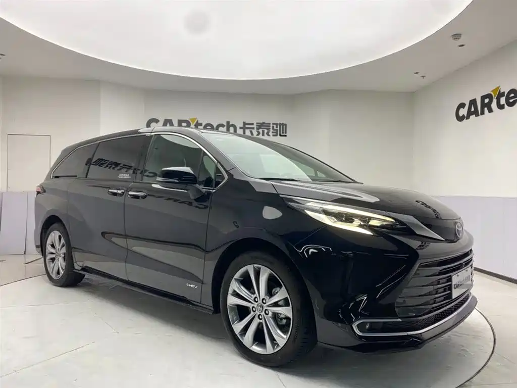 Toyota Sienna 2024 2.5L Hybrid Ultimate Premium Edition фото 2