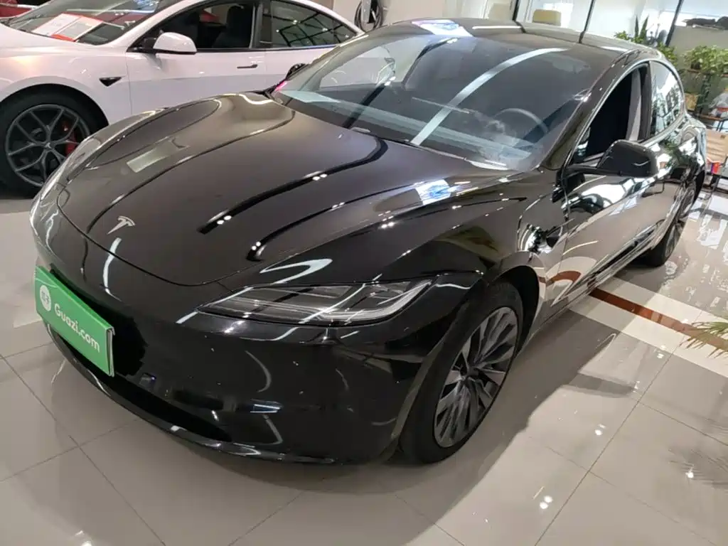 Tesla Model 3 2025