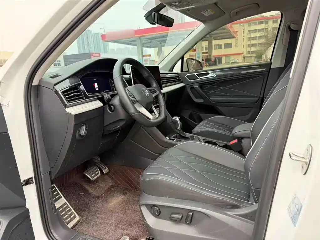 Volkswagen Tiguan L 2024 Outstanding 330TSI Auto 2WD R-Line Dragon Glory Edition фото 11
