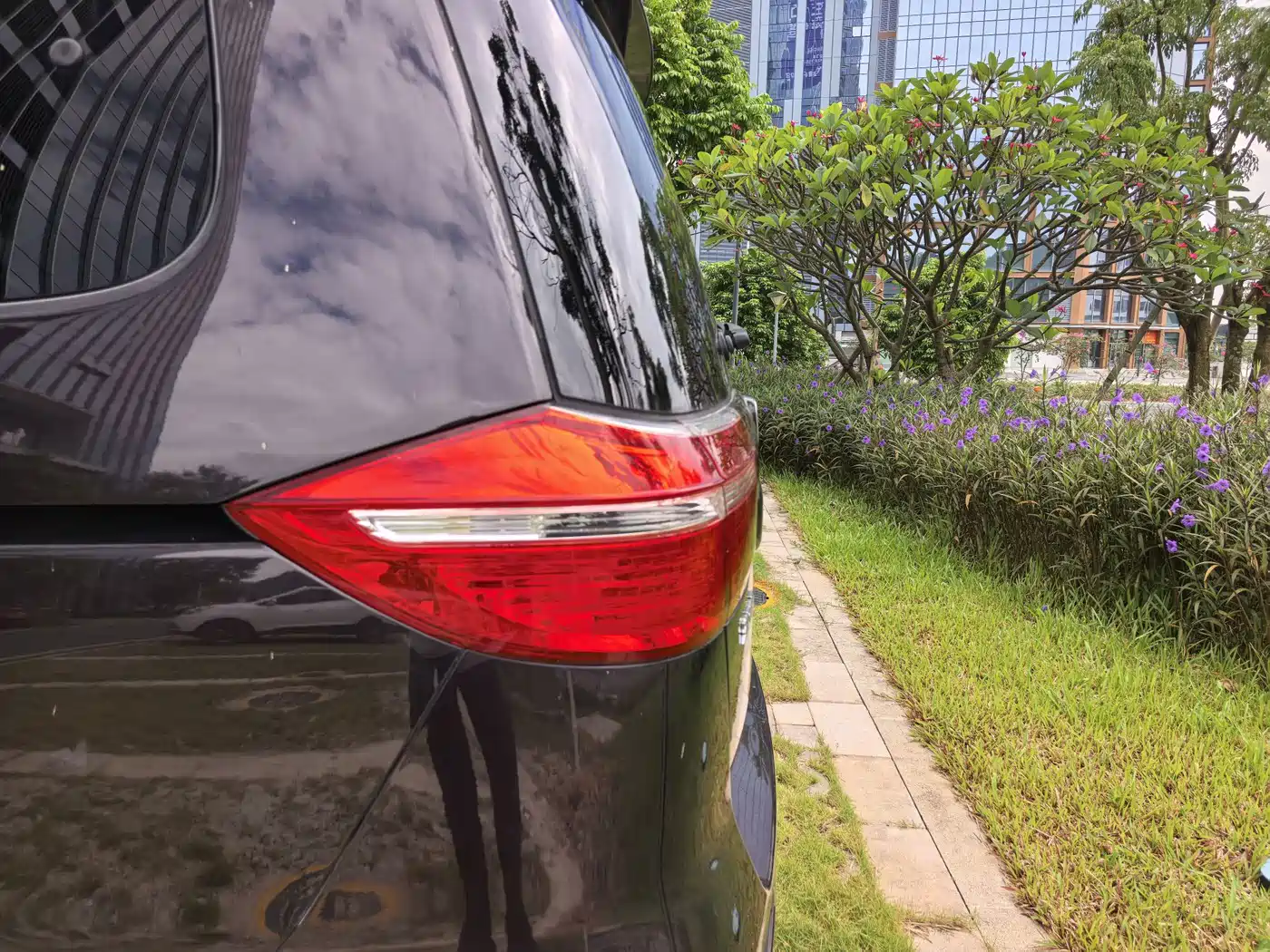 Honda Elysion 2013 2012 2.4L VTi-S Premium Edition