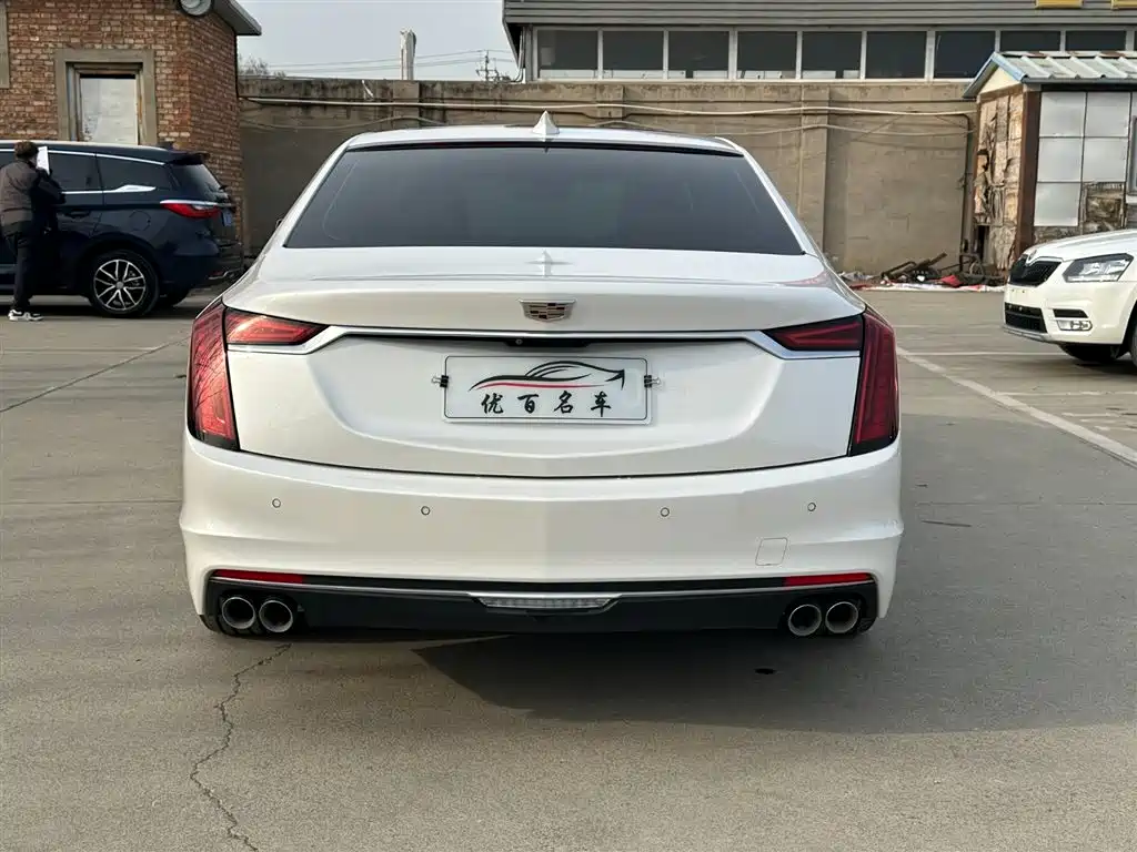 CADILLAC CT6