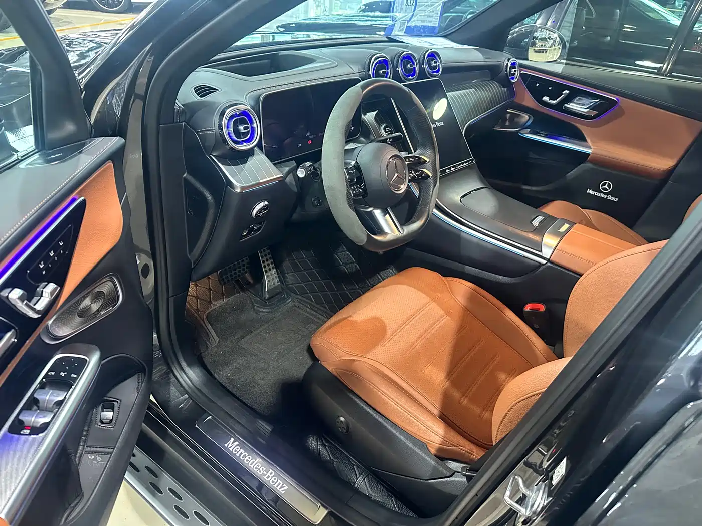 Mercedes-Benz GLC 2023 GLC 300 L 4MATIC Luxury 7-Seater фото 5