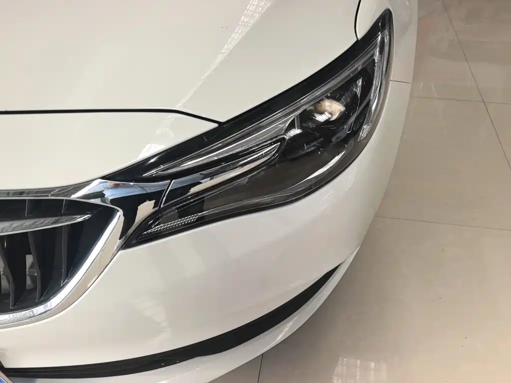 Фото 18 - Buick Excelle