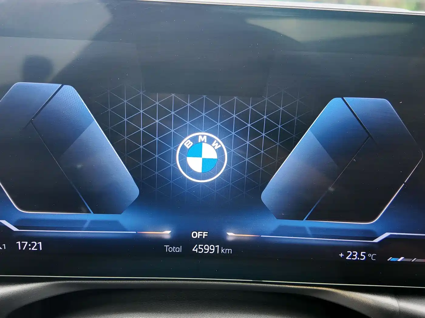 BMW 3 Series 2023 320Li M Sport Package фото 7