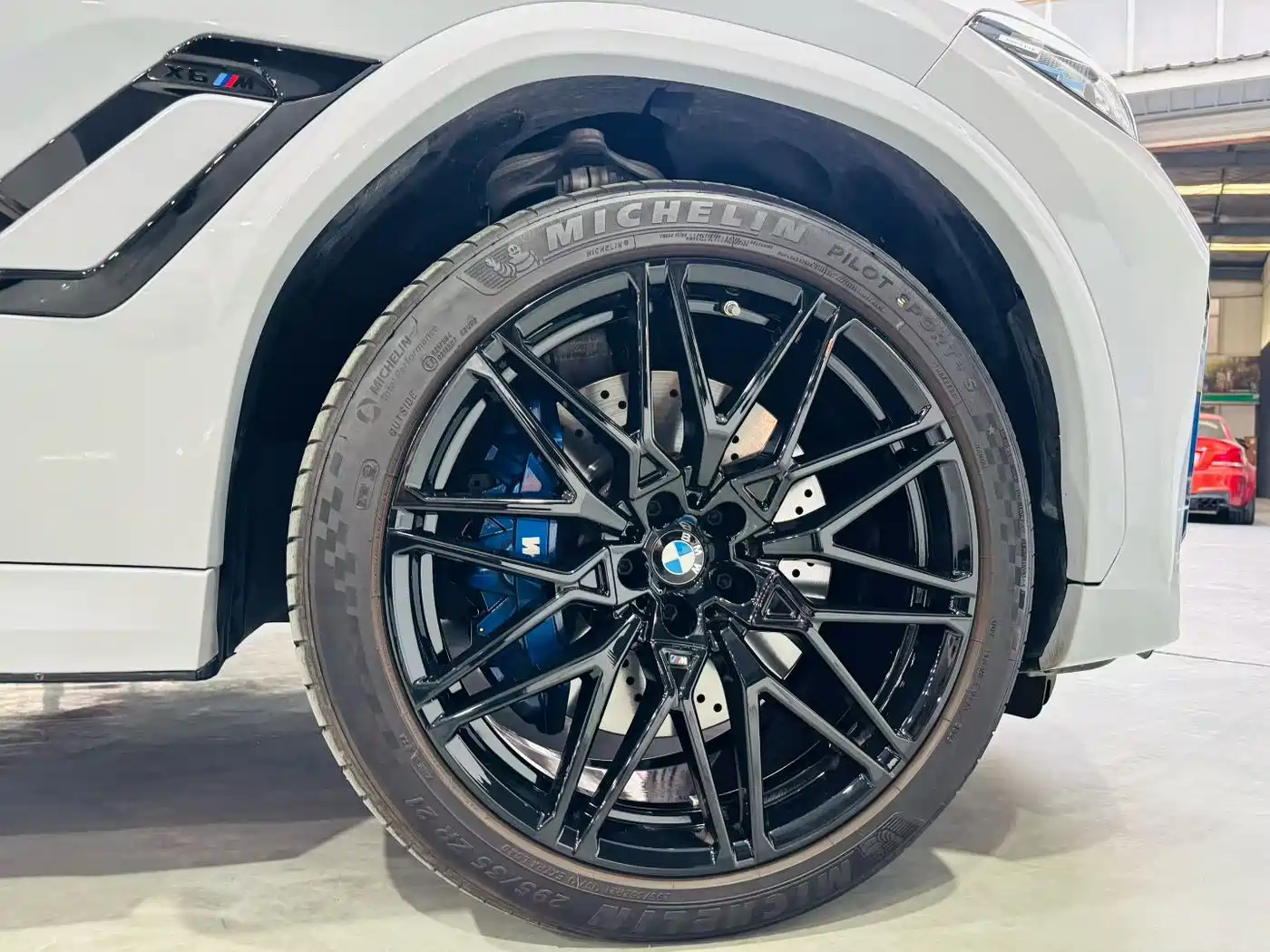 BMW X6 M 2023 Model X6 M Thunder Edition фото 4