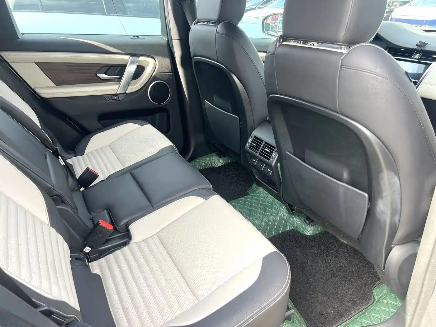 Land Rover Discovery Sport 2020 249PS R-Dynamic Performance Tech 7-seater фото 5