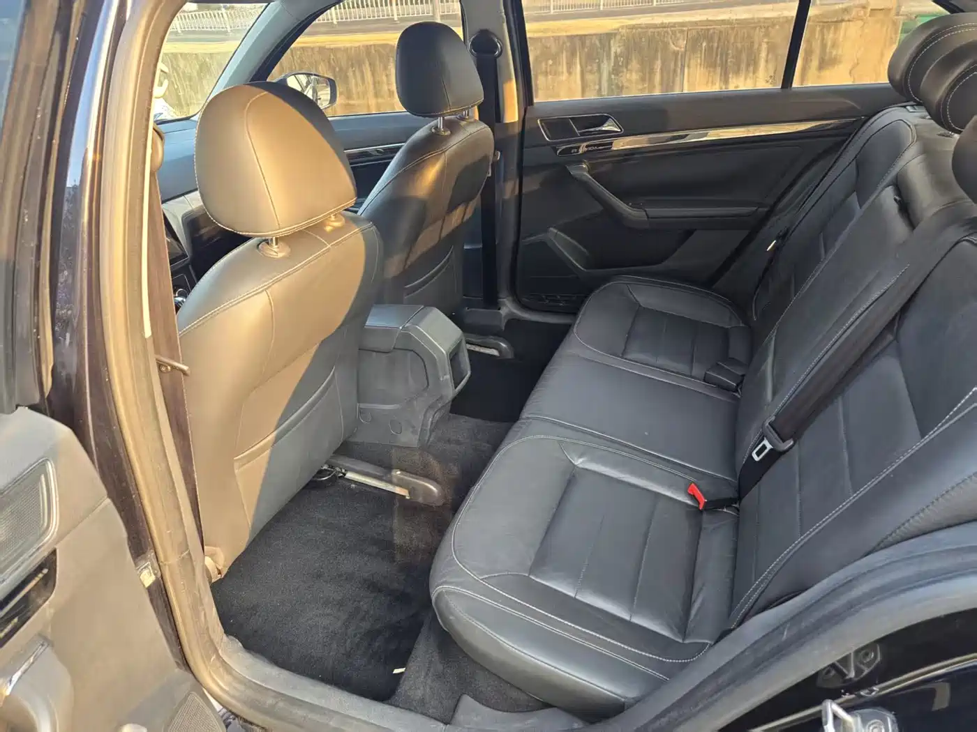 Volkswagen Lavida 2015 1.6L Automatic Comfort Edition фото 7