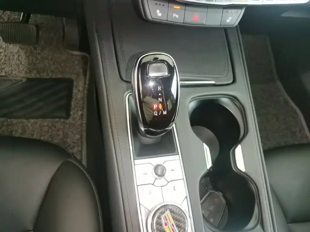 Cadillac XT4 2021 28T FWD Premium Edition фото 10