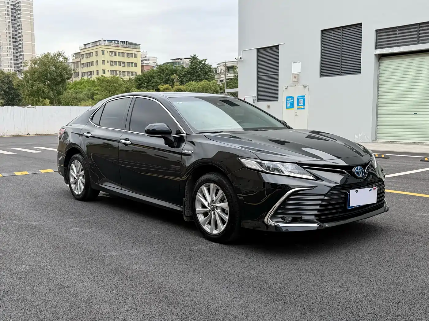 Toyota Camry 2023 Hybrid 2.5HGVP Leading Edition фото 3