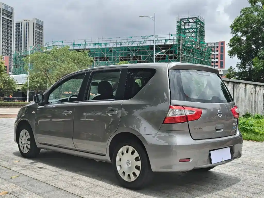 Nissan Livina 2014 2013 1.6XE CVT Comfort