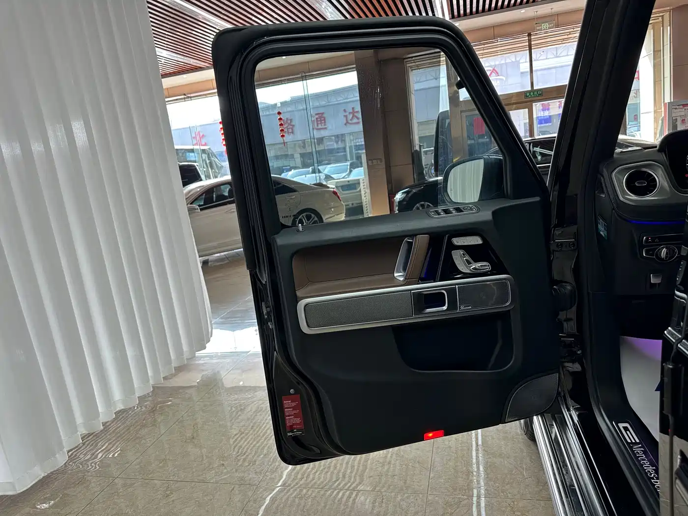Mercedes-Benz G-Class 2019 G 500 фото 12