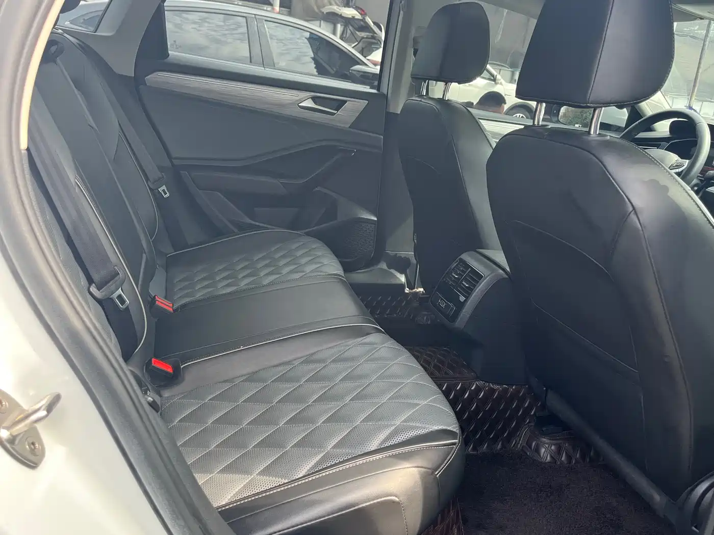 Volkswagen Sagitar 2023 300TSI DSG Surpassing Edition фото 12
