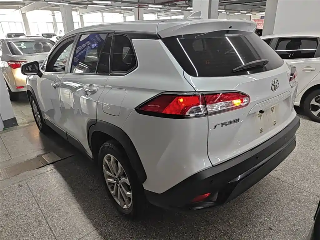 Toyota Frontlander 2023 2.0L CVT Elite Edition фото 5