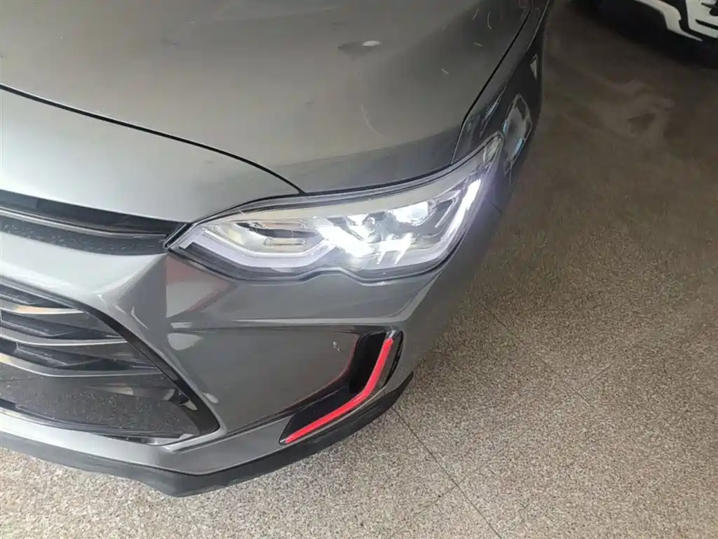 Chevrolet Volando 2018 Redline 530T Auto Premium Edition (5+2 seater) China V фото 24