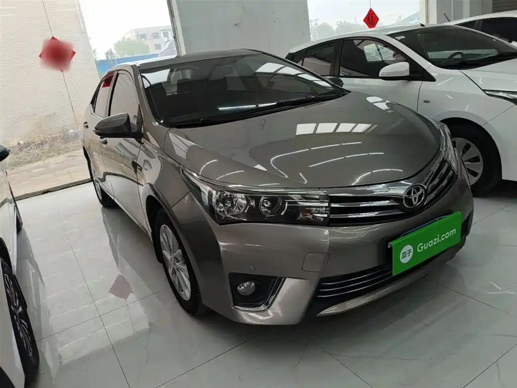 Toyota Corolla 2014 1.6L CVT GL-i Leather Edition фото 4